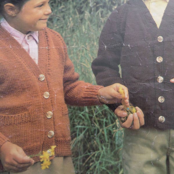 Knitting Pattern Boys Girls V Neck Cardigan with Pockets DK 24-32" Chest Vintage