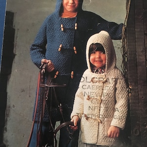 Modello a maglia per bambini, ragazza, ragazzo, giacca, montgomery con cappuccio, 24-30&quot;, PDF vintage