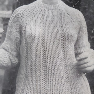 Knitting Pattern Women Ladies Round Neck Raglan Jumper DK 34-38&quot; Vintage