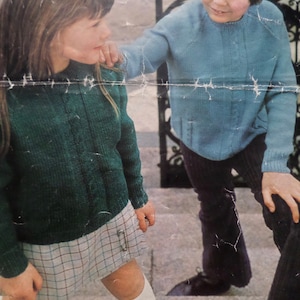Knitting Pattern Children Girl Boy Raglan Sweater Jumper with Cable Central Detail DK 26-30&quot; Vintage