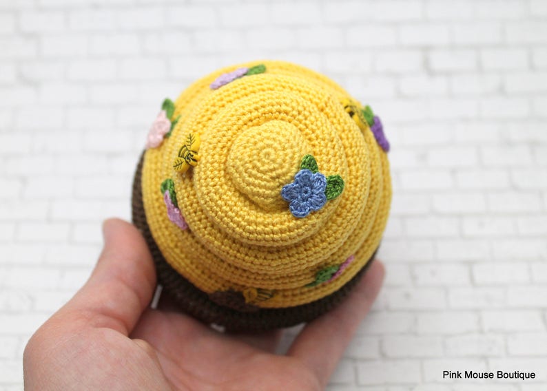 CROCHET PATTERN: Amigurumi Honey Bee in Crochet Beehive English Only image 3