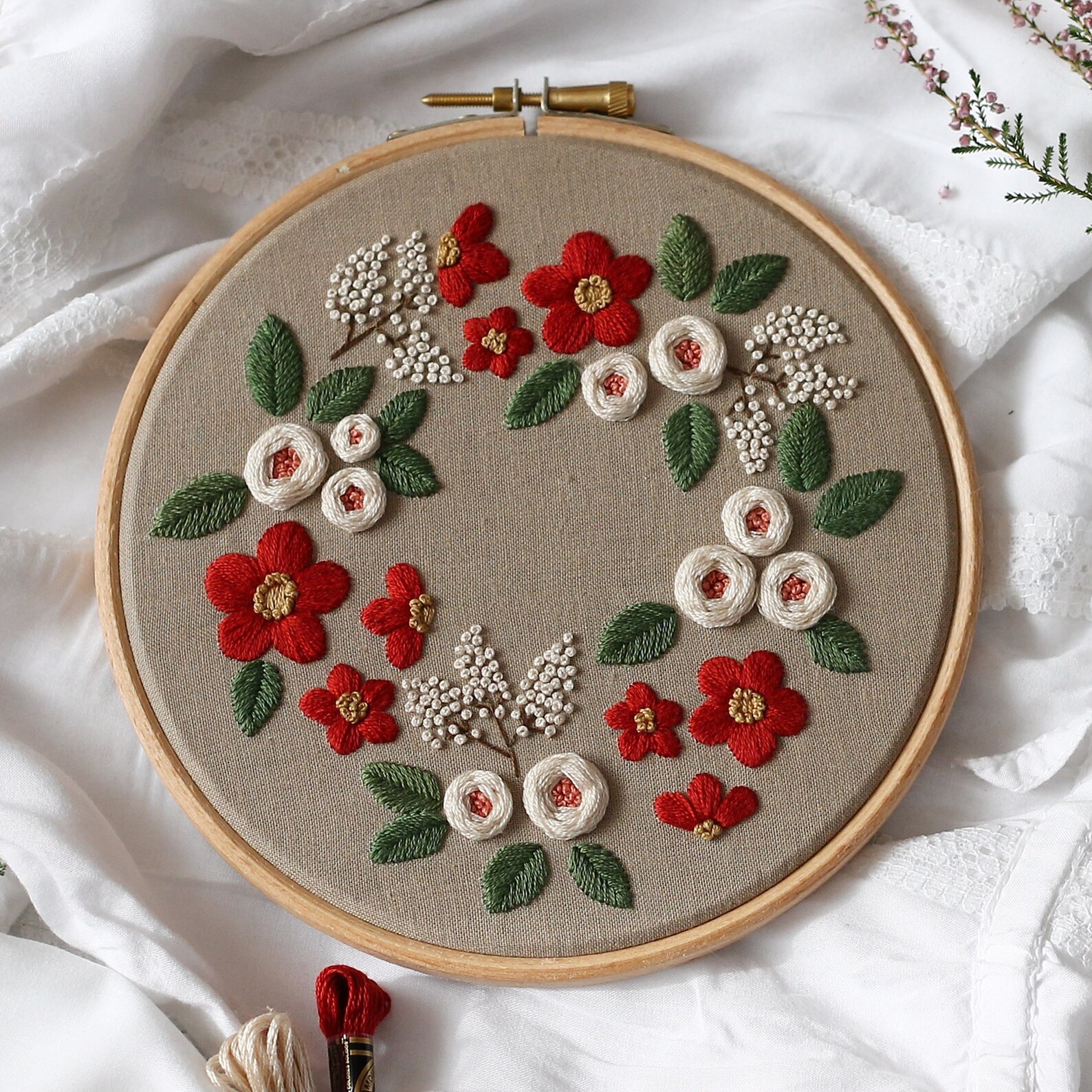 Flower Wreath Hand Embroidery Pattern, Fall Floral Border Hoop Decor ...