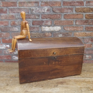 antique wooden chest, small chest, storage chest, storage chest, antique decor, storage case, treasure chest