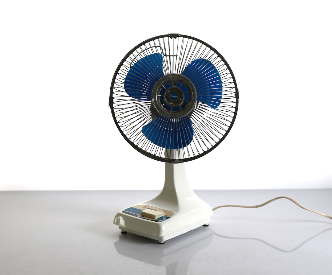 Vintage 70s Table Fan, HC Beauty - Taiwan, Deluxe 9, Blue and
