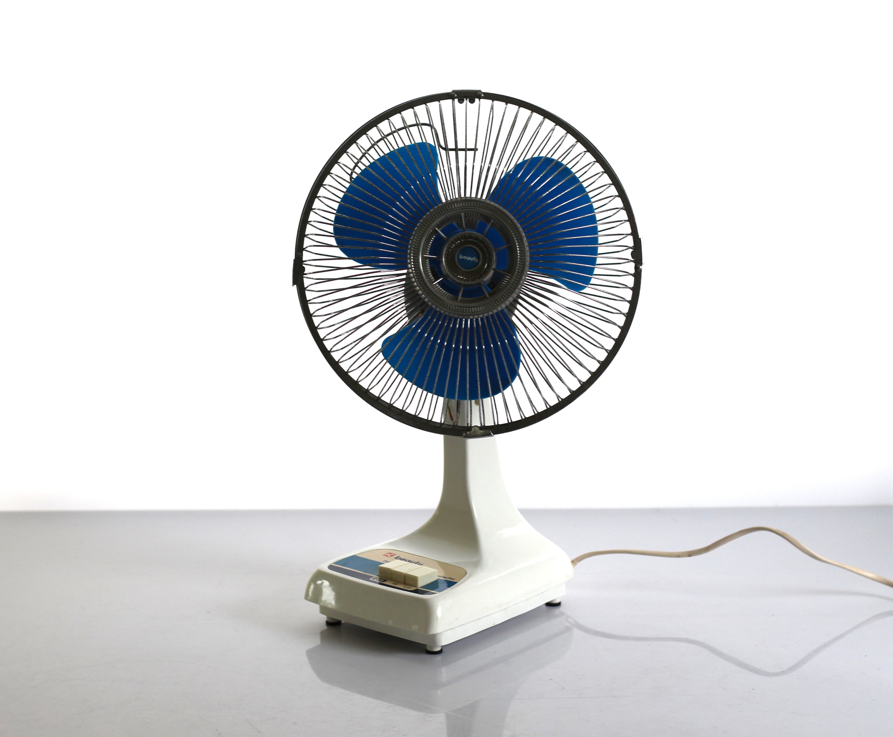 Vintage 70s Table Fan, HC Beauty - Taiwan, Deluxe 9, Blue and