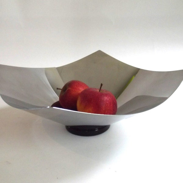 Alessi bowl, fruit bowl, model; Lobo, design Silvio Coppola, Italy, 1990s