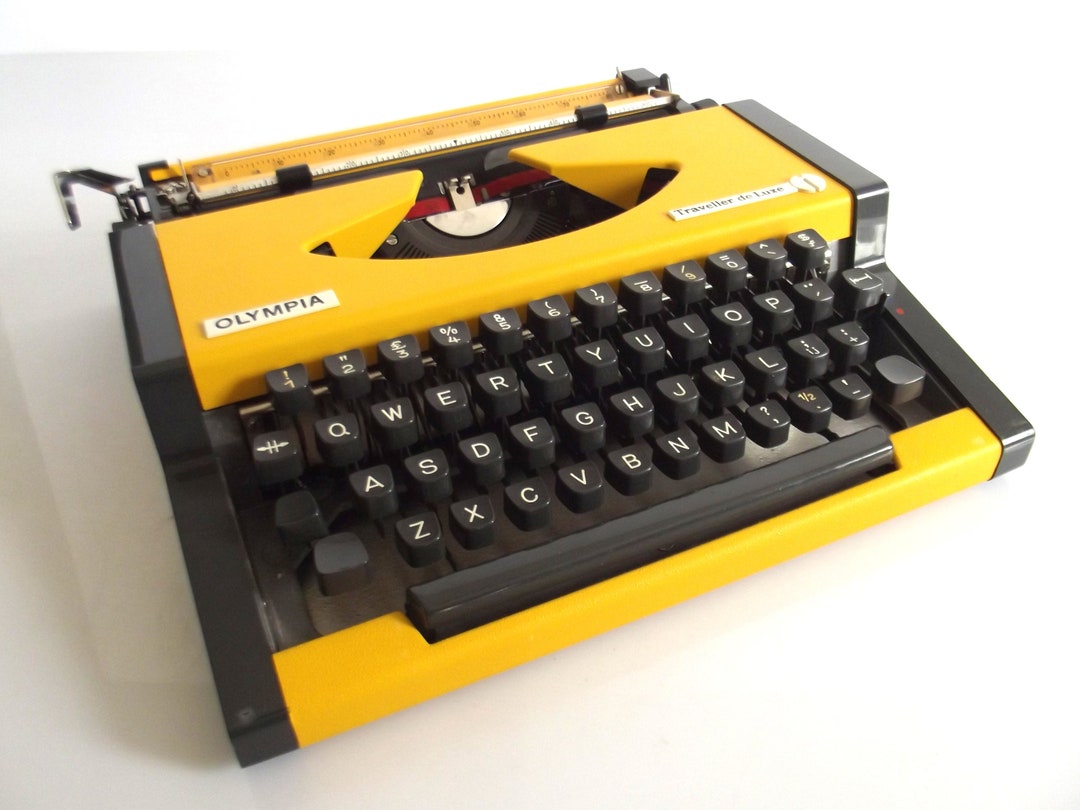 OLYMPIA Traveller de luxe 中古タイプライター｜タイプライター
