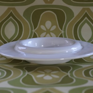 Sicart Italy, postmodern bowl, center piece, space age design by Pino Spagnolo, white ceramic, 1970s