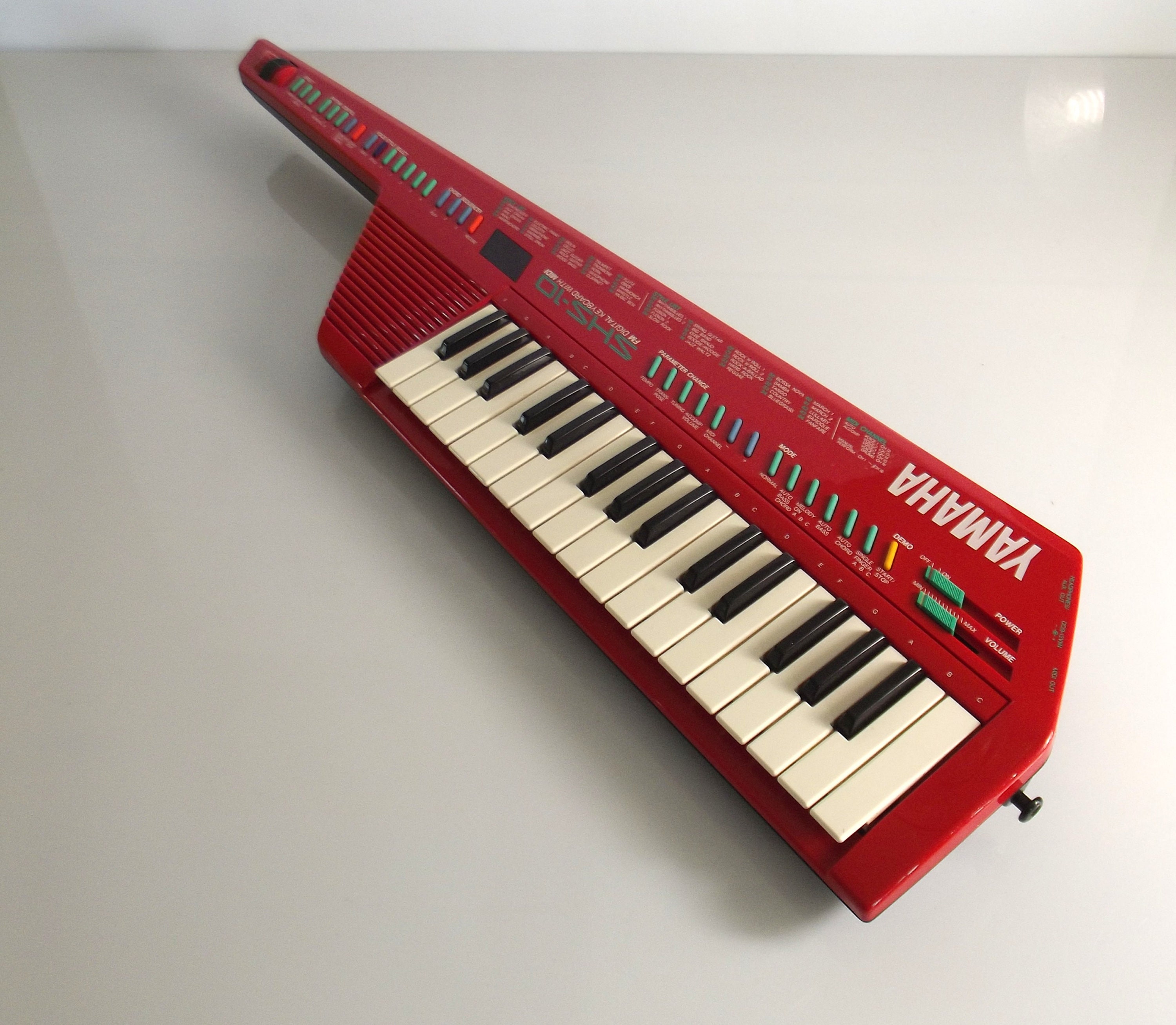 Yamaha SHS-10 Digital Keyboard, 1980s Keyboard, Red Keyboard Yamaha SHS-10 Digital Keyboard, 1980s Keyboard, Red Keyboard