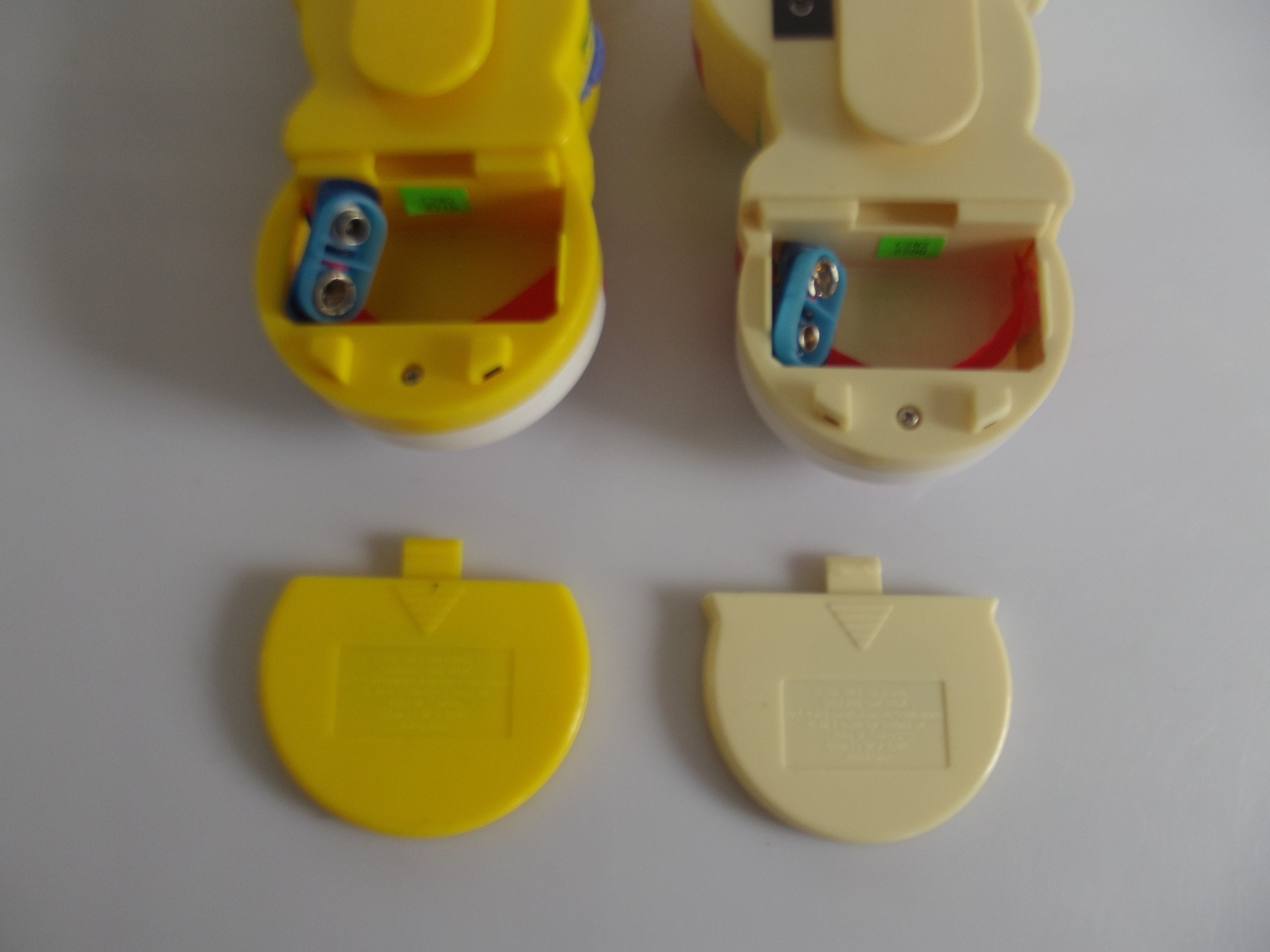 Pokemon Walkie Talkies, 90s Collectable, Tiger Electronics for