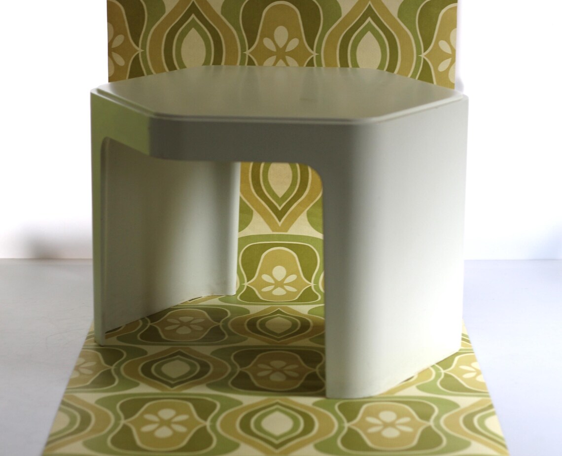 space age tafel, salon tafel, bijzettafel, Form Life Collection, design ;  Peter Ghyczy, 1970s, photo 1 sur 5