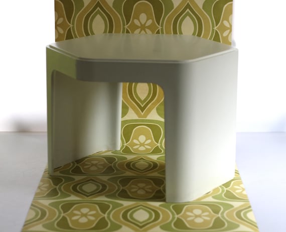 space age tafel, salon tafel, bijzettafel, Form Life Collection, design ; Peter Ghyczy, 1970s