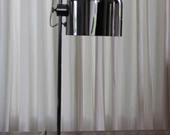 Lampa biurkowa z chromowanego metalu w stylu vintage, lampa stołowa, lampa w stylu space age, lampa w stylu lat 90.