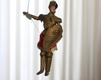 antieke ridder marionet pop, ridder marionet, soldaat marionet, hout en koper, poppen theater