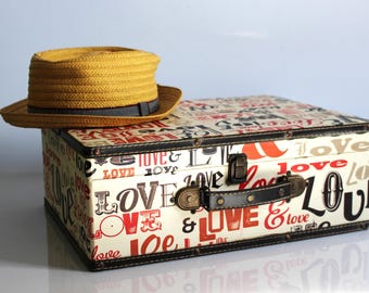 retro vintage suitcase, pop art suitcase, funky suitcase, travel case, LOVE suitcase