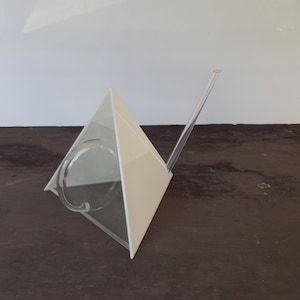Seltene Gießkanne, Design; Paulus van Leeuwen, 1980er Jahre, Memphis-Ära, Pflanzengießkanne, Designobjekt