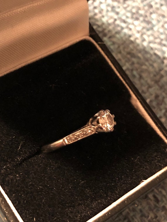 Antique 18ct platinum diamond engagement ring