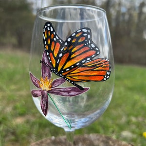 Butterfly wine glass, monarch glass, butterfly glass, butterfly gift, monarch butterfly, wine lovers gift