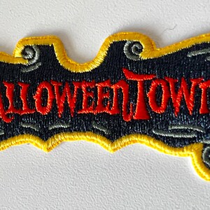 Patch thermocollant logo Halloweentown image 2