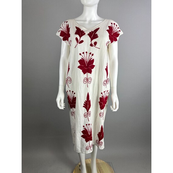 Vtg 70s White Cotton Gauzey Red Floral Embroidery… - image 2