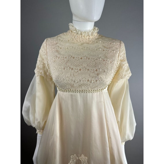 1960s Cream Wedding Dress Bishop Sleeves Floral E… - image 4