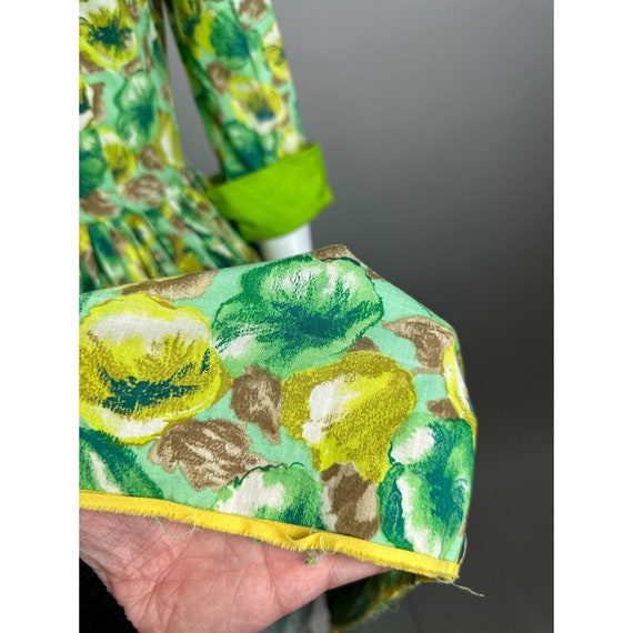 1950s Green Floral Shirt Waist Day Dress Fit Flar… - image 6