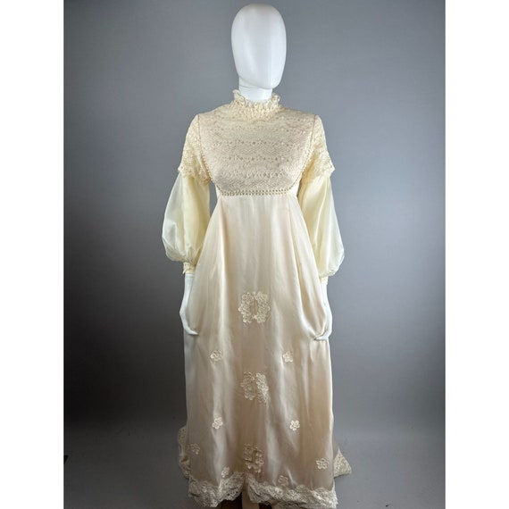 1960s Cream Wedding Dress Bishop Sleeves Floral E… - image 5