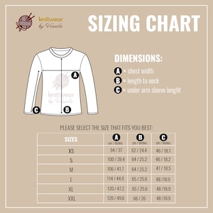 Pu&ograve; includere: Tabella delle taglie per maglieria con un diagramma di una camicia a maniche lunghe, che indica la larghezza del petto, la lunghezza al collo e la lunghezza della manica sotto il braccio. Taglie XS a XXL, misure in cm e pollici.