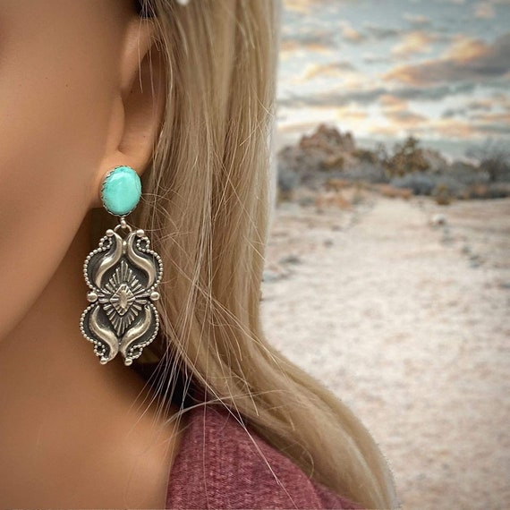 Native American Tremendous San Felipe Signed 2 Godber Turquoise Sterling Silver Skull Bracelet Native American Tremendous San Felipe Signed 2 Godber Turquoise Sterling Silver Skull Bracelet
