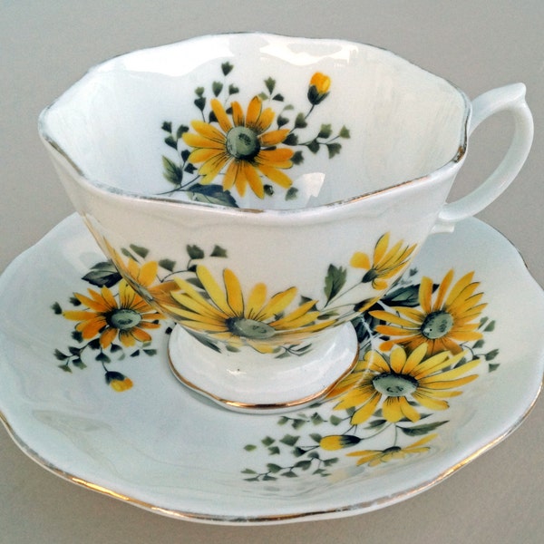 Royal Albert Tea Cup, Tea Cup, Tea Cup and Saucer, Coffee Cup, Teacup Mug, Vintage, Bone China, Floral Set, Tea Party, yellow tea cup
