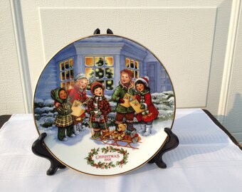 Avon Christmas Plate ~ 1991 Christmas Plate ~ Perfect Harmony ~ 22 Karat Gold