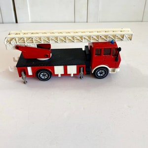 Vintage Collectible Siku Die cast Fire Vehicle ~ Mercedes Benz Fire Truck w/White Ladder ~Made in W. Germany ~ Missing hose on back