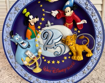 Vintage Walt Disney World Collectible Plate ~ 25 Walt Disney World