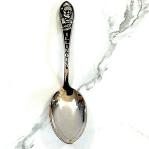 Vintage Illinois Souvenir Spoon ~ Land of Lincoln ~ 4 1/4” long
