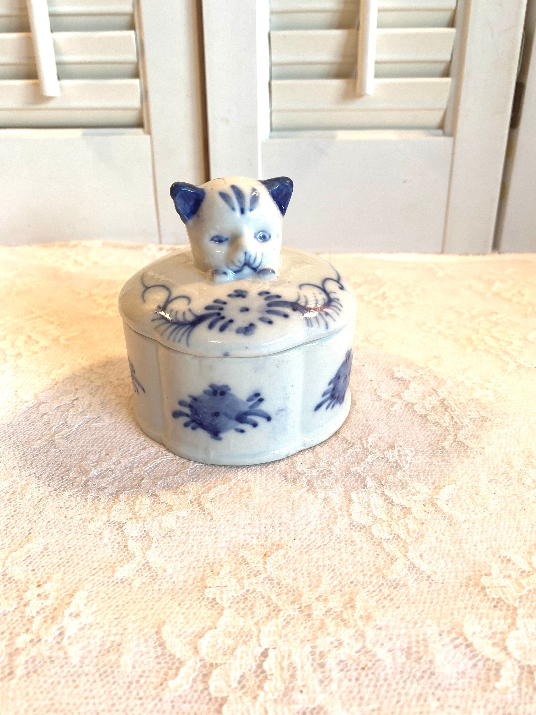 Vintage Cat Ceramic Box ~blue and White ~ Keepsake ~ Jewelry
