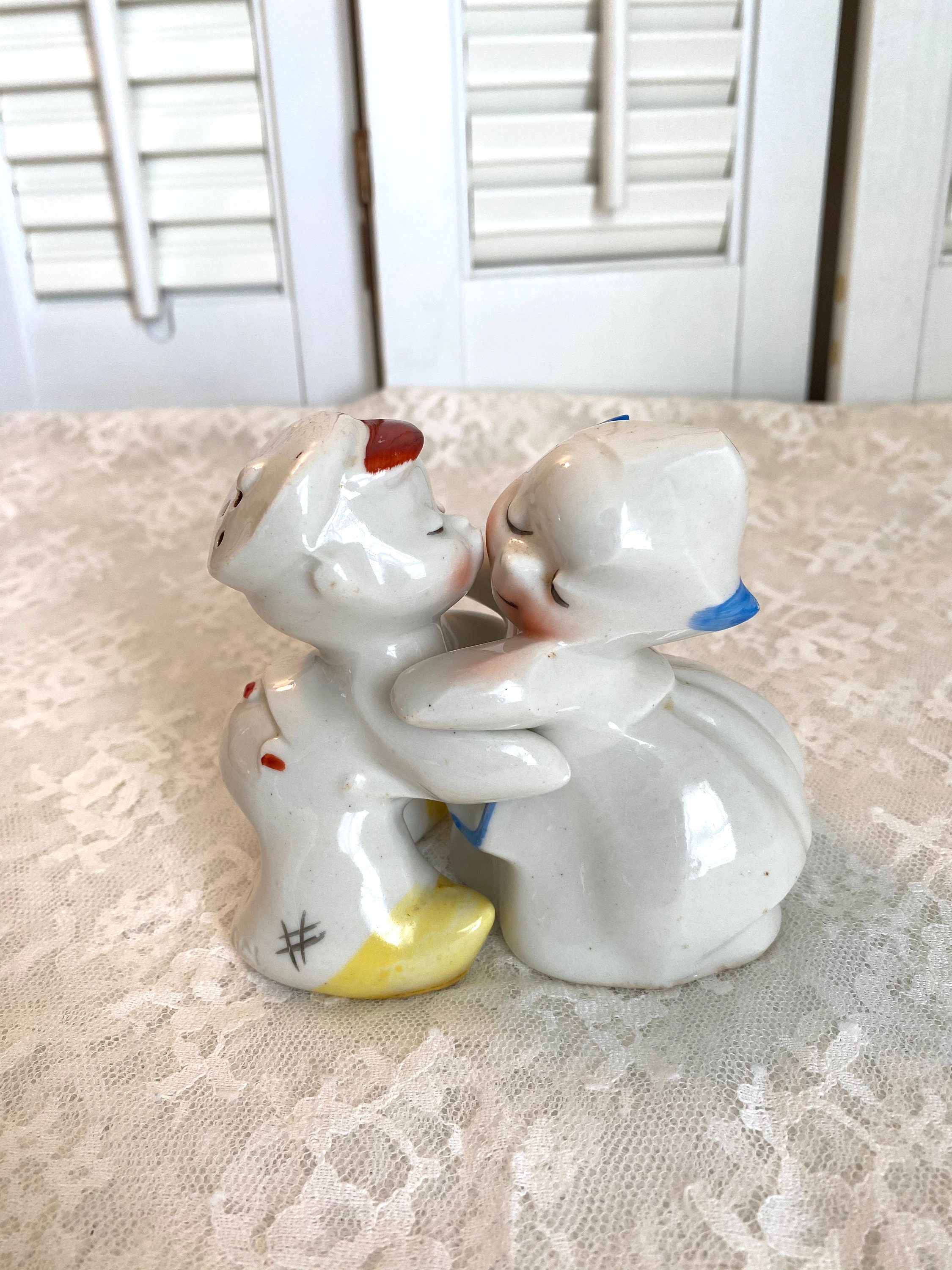 Vintage Van Tellingen Salt and Pepper Shakers ~ Huggers ~ Dutch