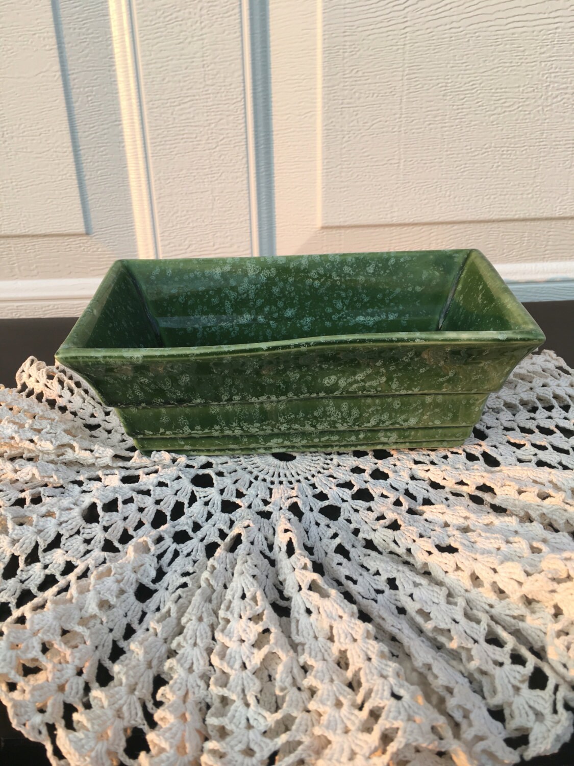 Imperial F9 USA ~ Low Planter~ Hull Pottery Line Curved Sides Green & White Spongeware Design~ Speckled Design Vintage