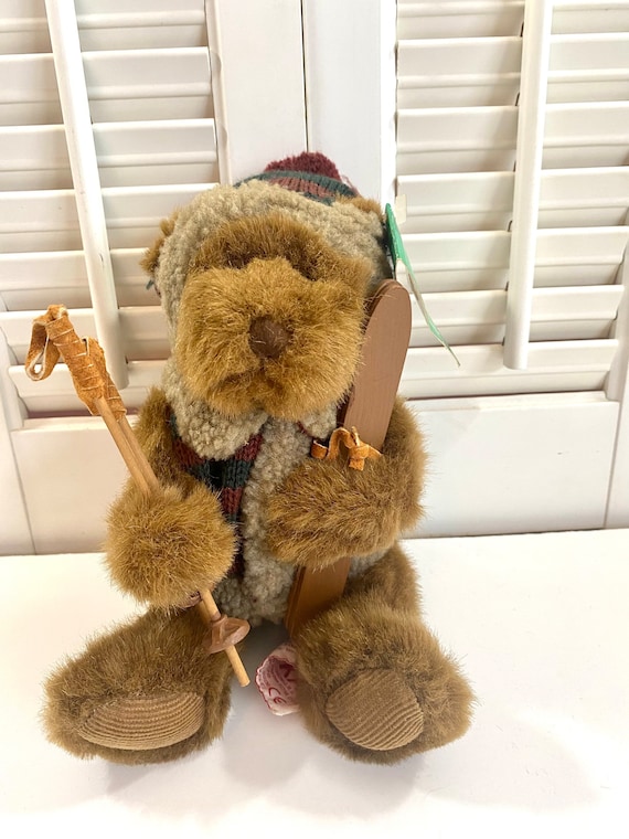 Vintage Russ Bear Parka Alpine Lodge Holding Skis and Poles Small Bear Red and Green Hat and Sweater Teddy Bear Collectible Etsy Canada