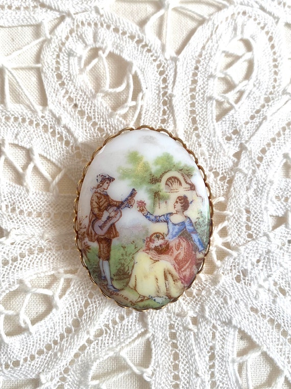 Vintage Victorian Style Cameo Brooch ~ Lady and Ma