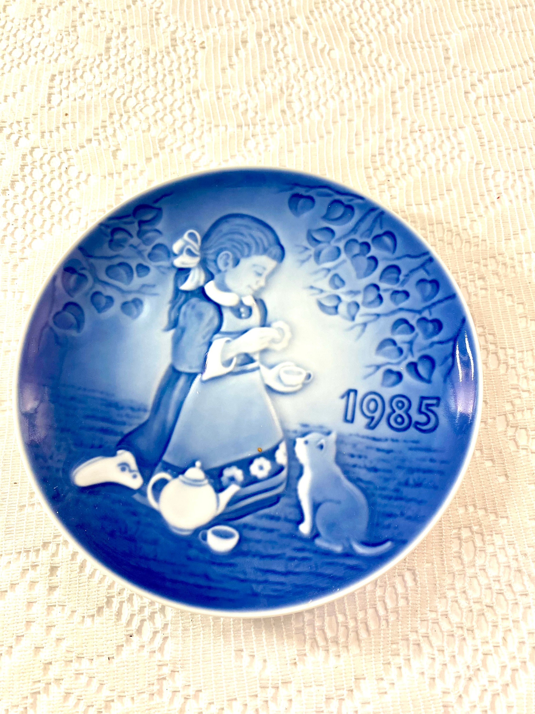 Vintage Bing and Grondahl Children's Day Plate 1985 ~ Barnets Dag