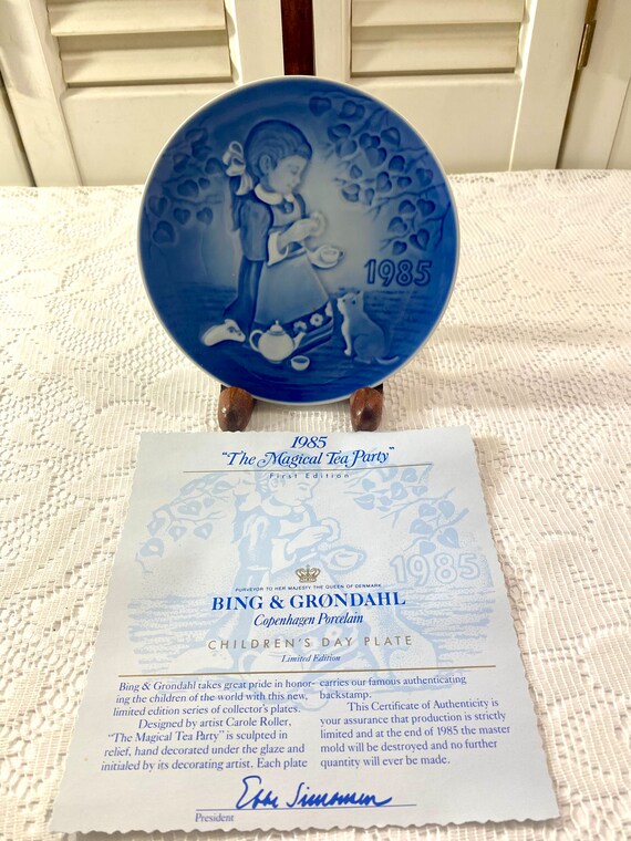 アンティーク雑貨 Bing & Grondahl 1985 Children's DayPlate Vintage Bing and Grondahl Children's Day Plate 1985 ~ Barnets Dag