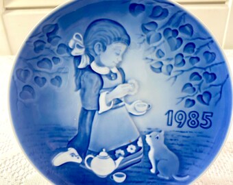 Bing & Grondahl 1985 Plate - Copenhagen Porcelain - Barnets Day