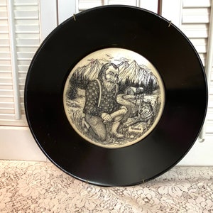 Vintage Alaska Souvenir Plate - Metal Plate ~ Ceramic Tile Insert ~ 11 inches diameter ~ Wall Plate ~ Cabinet Plate