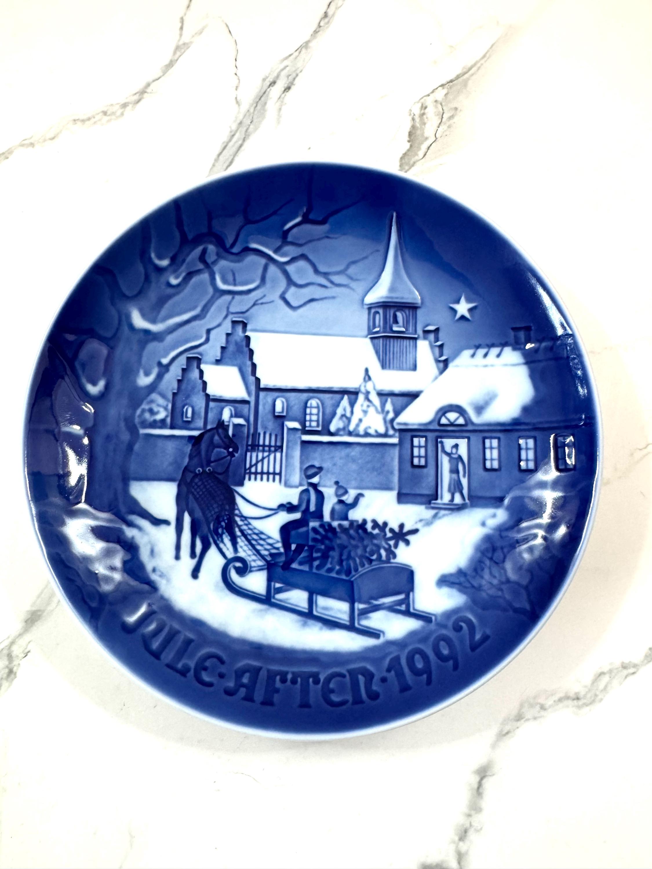 Vintage Bing and Grondahl Annual Christmas Plate ~ Jule After 1992