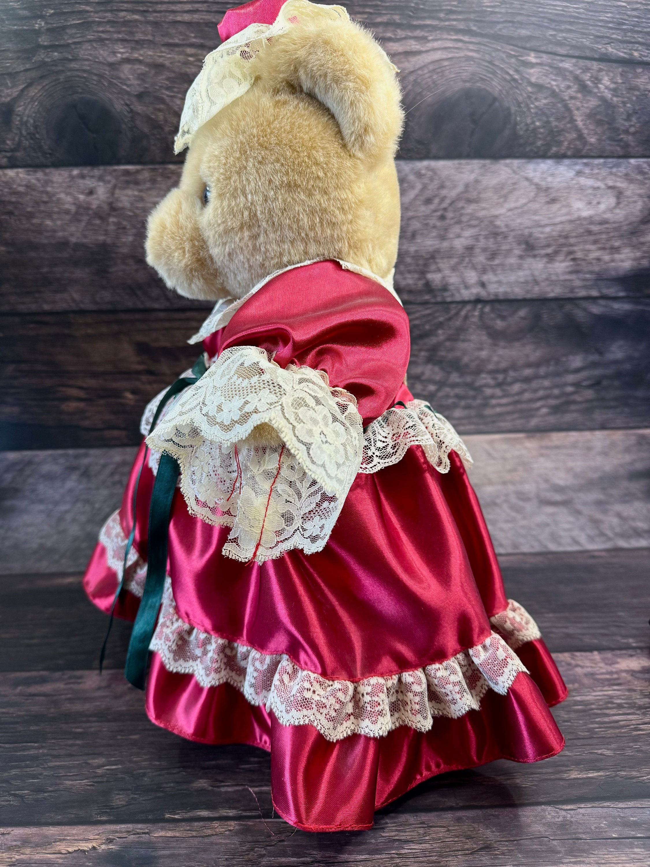 ぬいぐるみ・人形・置物 vintage teddy bear with frill dress