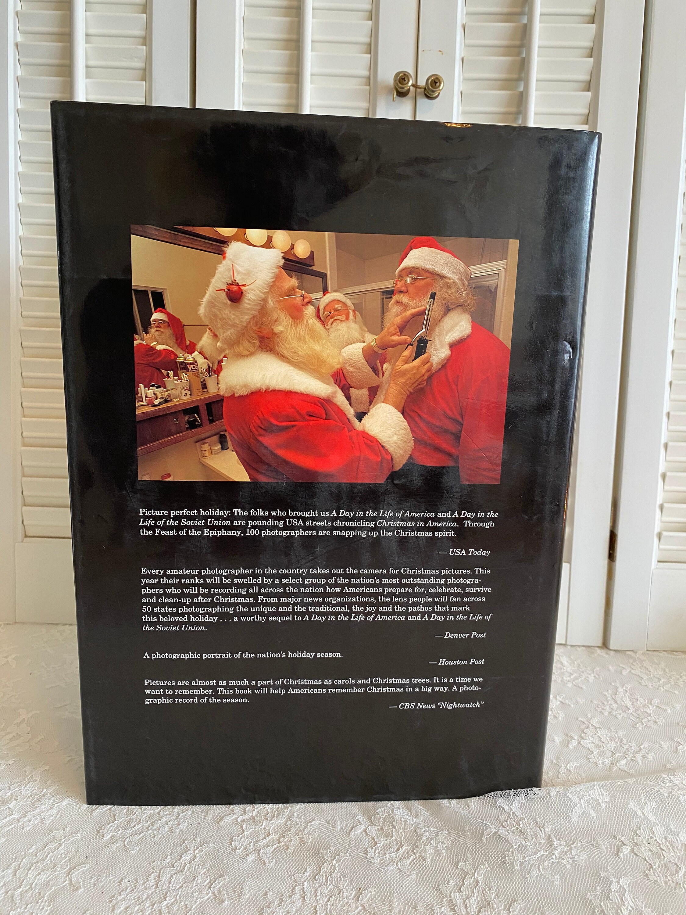 Vintage Book ~ Christmas in America ~ Copyright 1988 ~ First