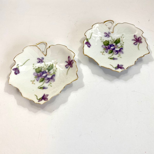 Vintage Rossetti Spring Violets Ashtrays ~ Set of Two ~ Leaf shape ~ 4” across ~Occupied Japan~One has small chip