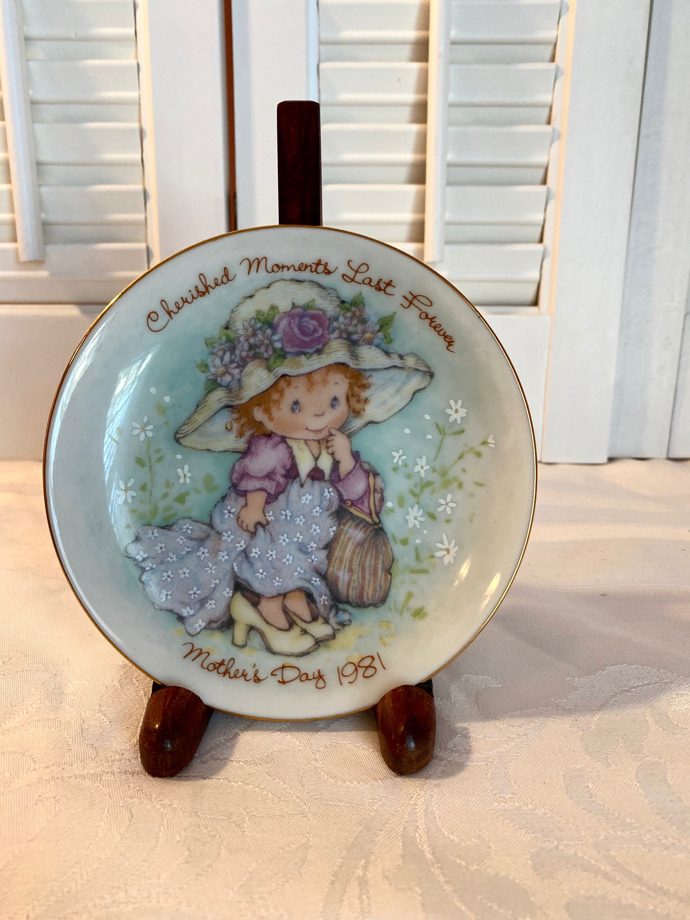 Vintage Avon Mothers Day Plate ~ 1981 ~ Cherished Moments Last
