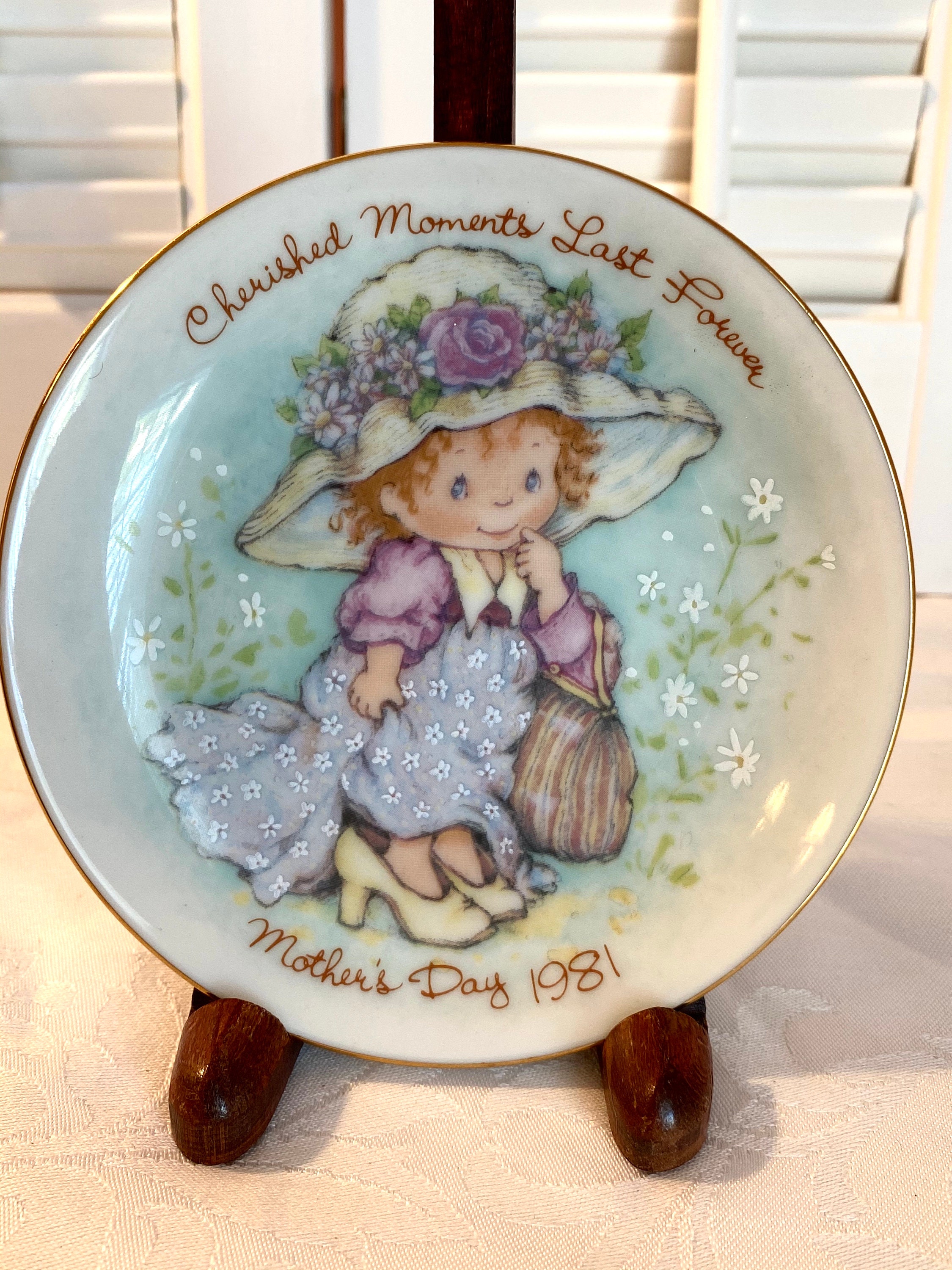 Vintage Avon Mothers Day Plate ~ 1981 ~ Cherished Moments Last