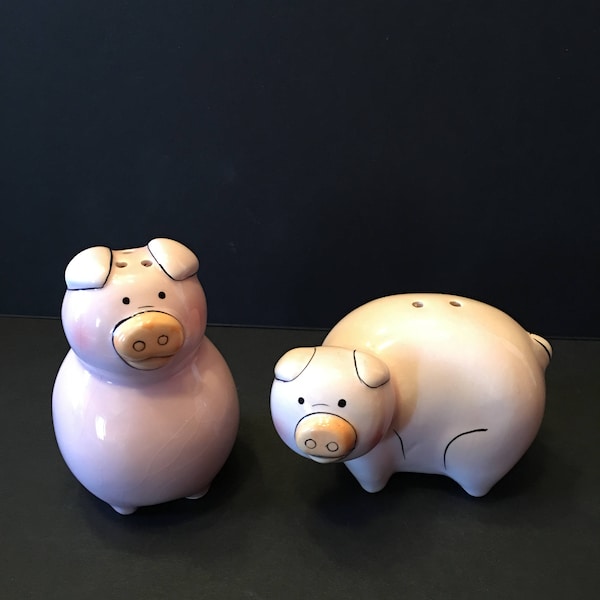 Pig Salt and Pepper Shakers ~ Pink Pig ~ Shabby Chic ~ Vintage